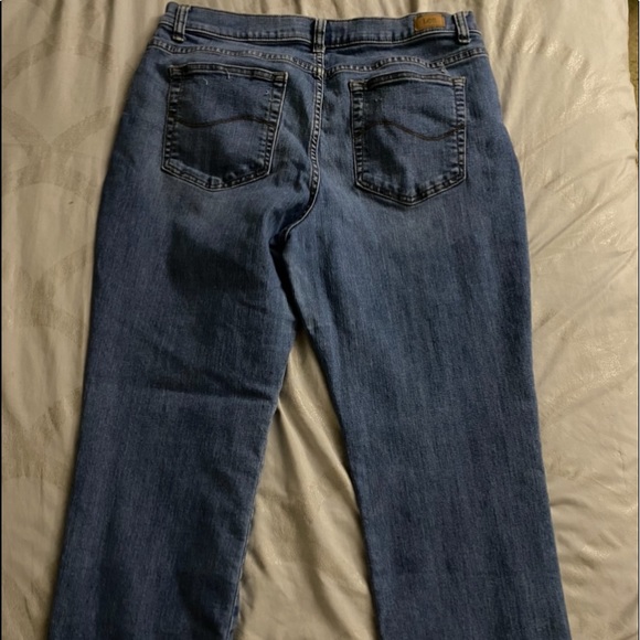 Cute jeans. Mid rise. - Picture 2 of 5